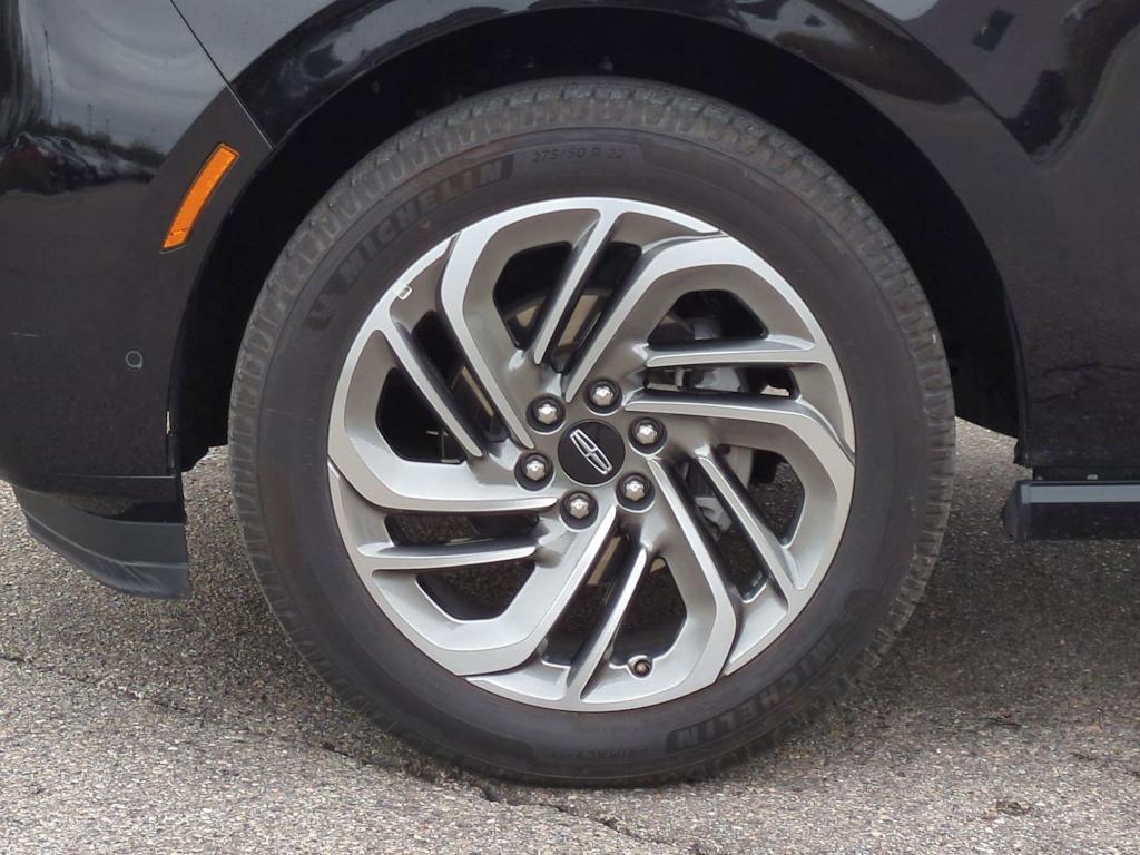 Thumbnail: 2025 Lincoln Navigator - 5