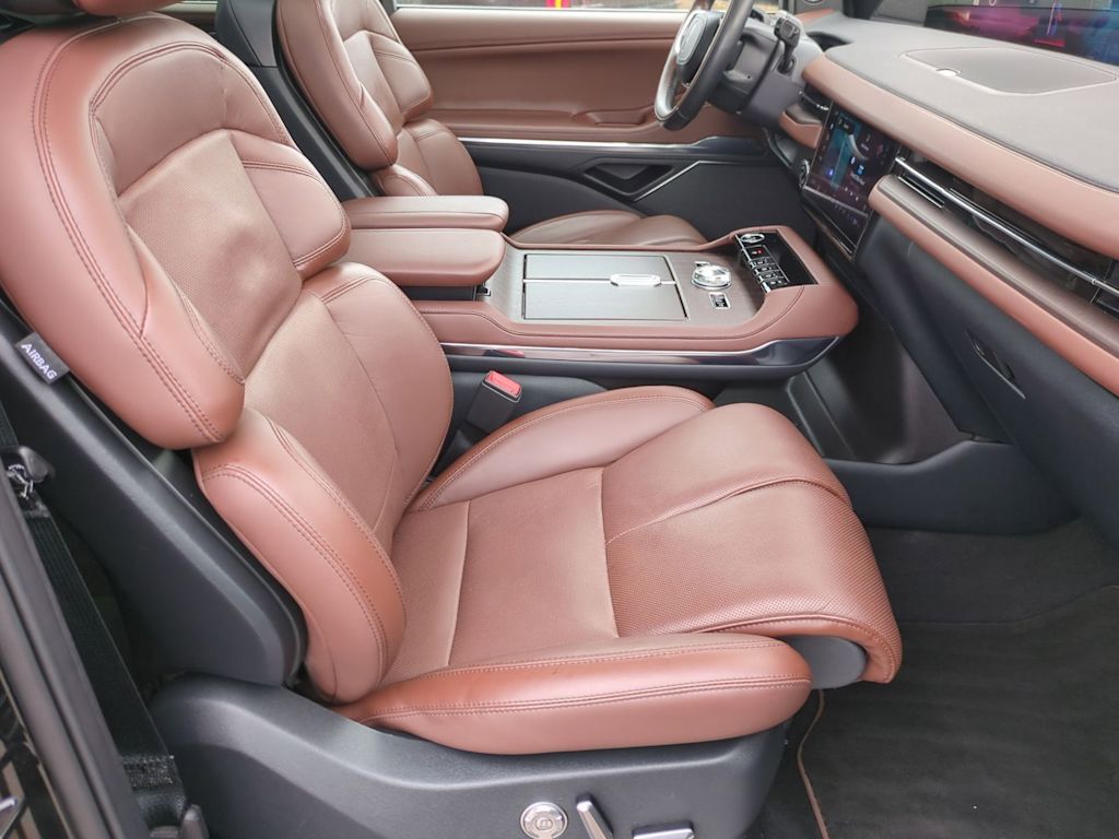 Thumbnail: 2025 Lincoln Navigator - 22
