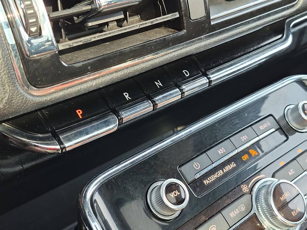 Thumbnail: 2018 Lincoln Navigator - 36