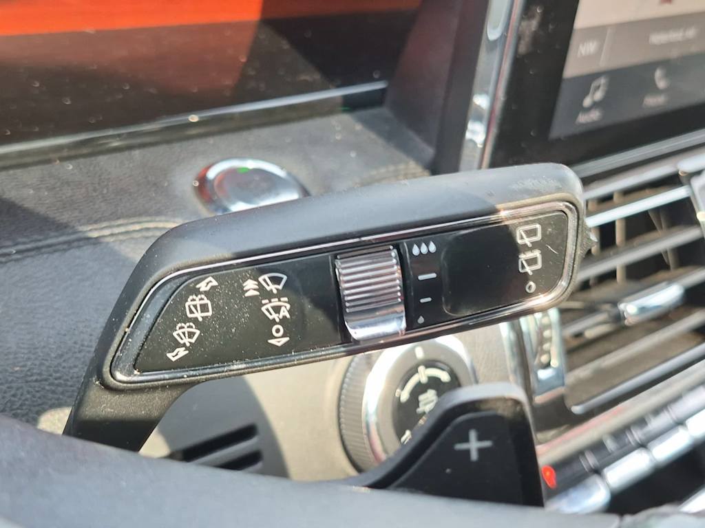 Thumbnail: 2018 Lincoln Navigator - 31