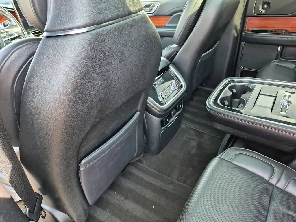 Thumbnail: 2018 Lincoln Navigator - 25