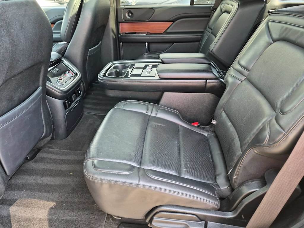 Thumbnail: 2018 Lincoln Navigator - 12