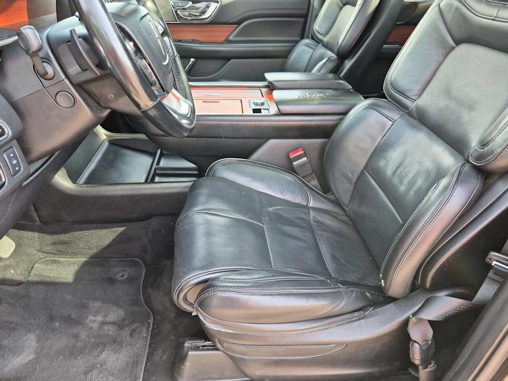 Thumbnail: 2018 Lincoln Navigator - 10