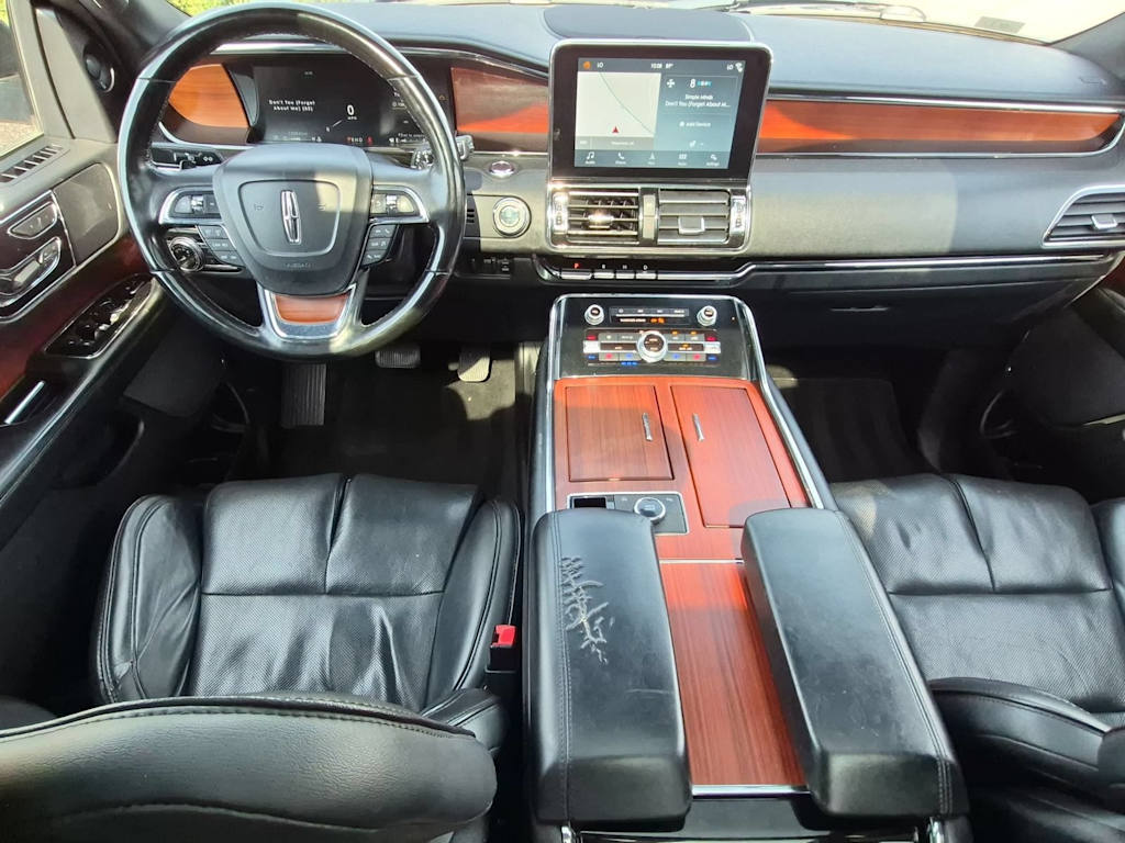 Thumbnail: 2018 Lincoln Navigator - 9