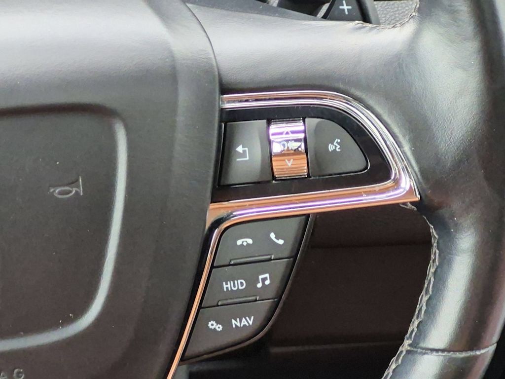 Thumbnail: 2021 Lincoln Navigator - 30
