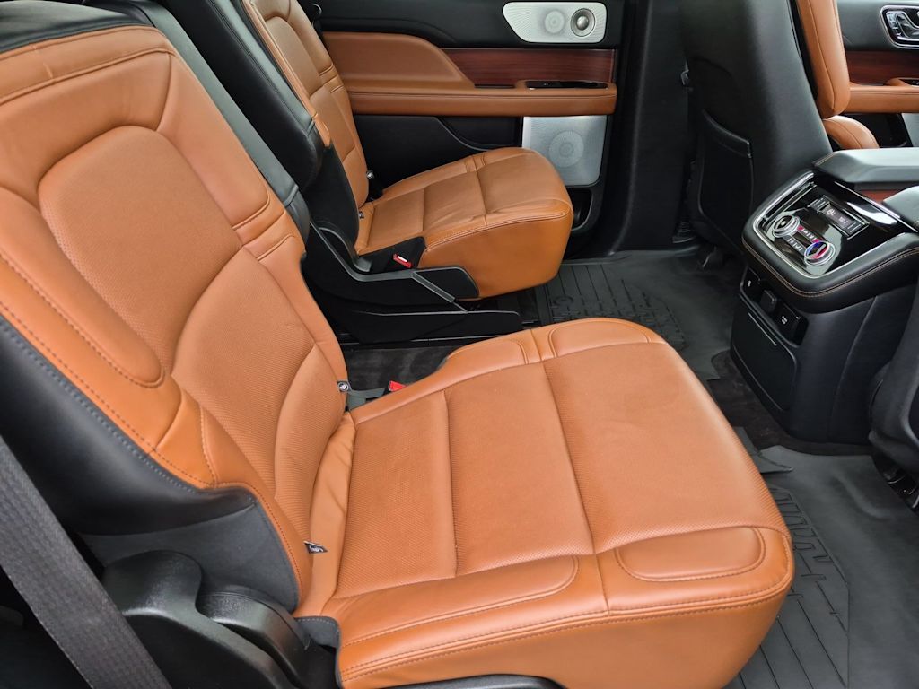 Thumbnail: 2021 Lincoln Navigator - 26