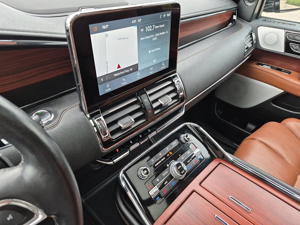 Thumbnail: 2021 Lincoln Navigator - 14