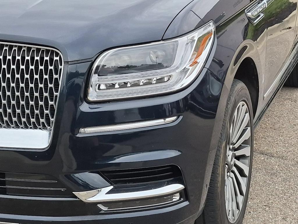 Thumbnail: 2021 Lincoln Navigator - 23