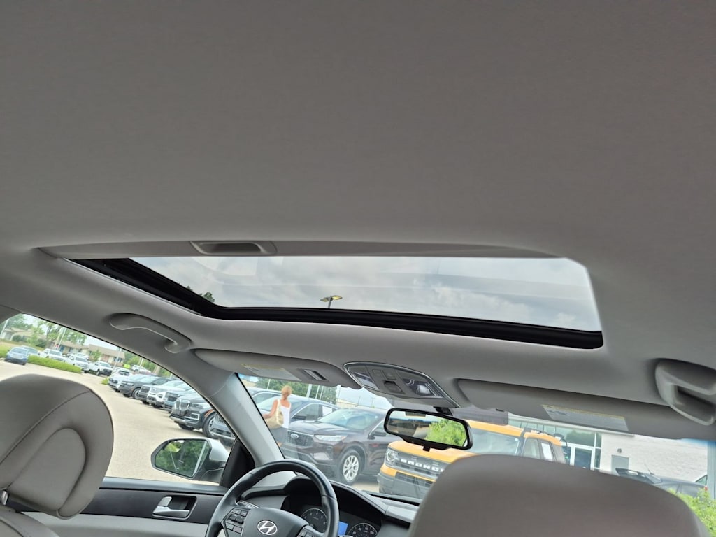 Thumbnail: 2016 Hyundai Sonata - 29