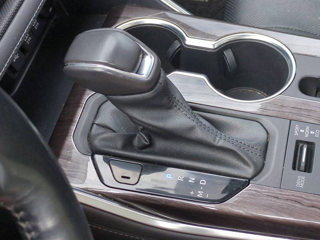 Thumbnail: 2021 Toyota Highlander - 12