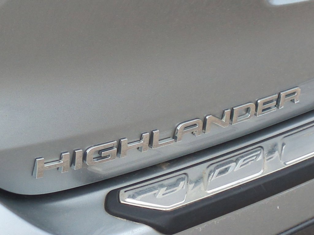 Thumbnail: 2021 Toyota Highlander - 20