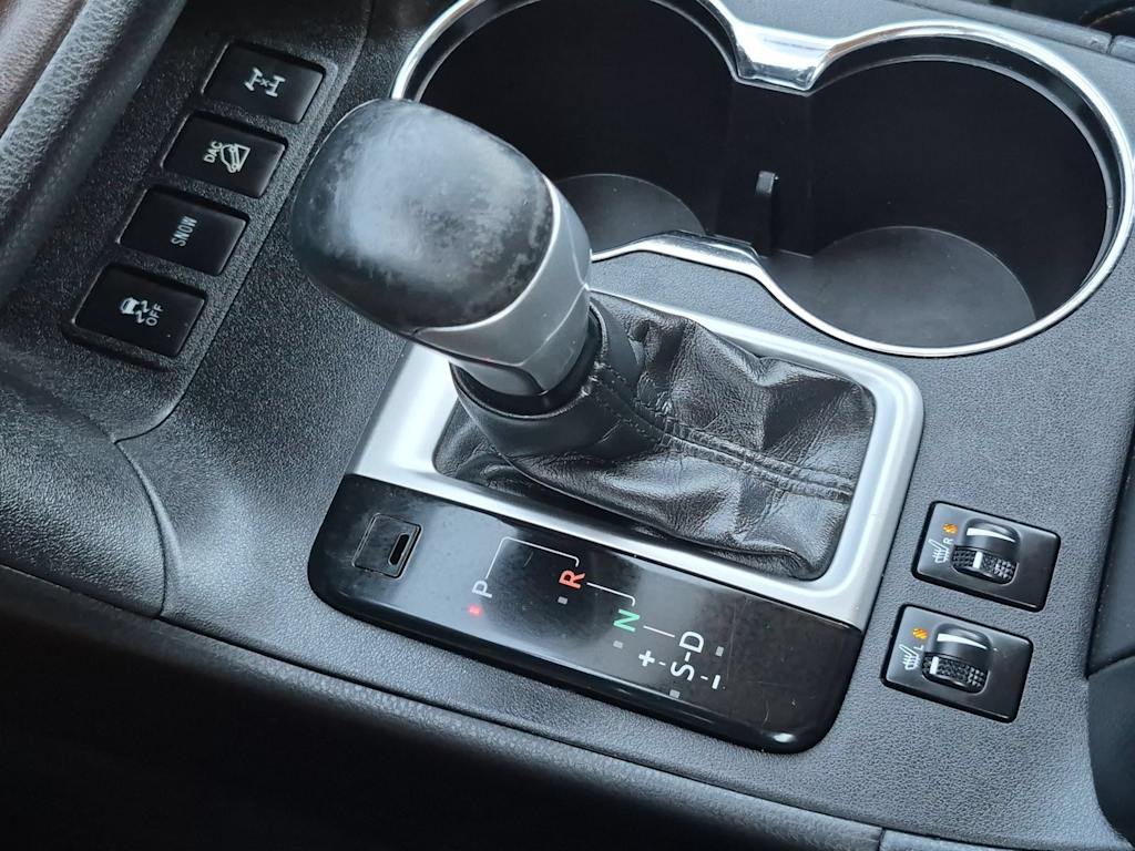 Thumbnail: 2016 Toyota Highlander - 15