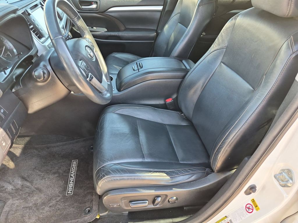 Thumbnail: 2016 Toyota Highlander - 10