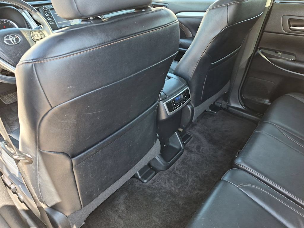 Thumbnail: 2016 Toyota Highlander - 12