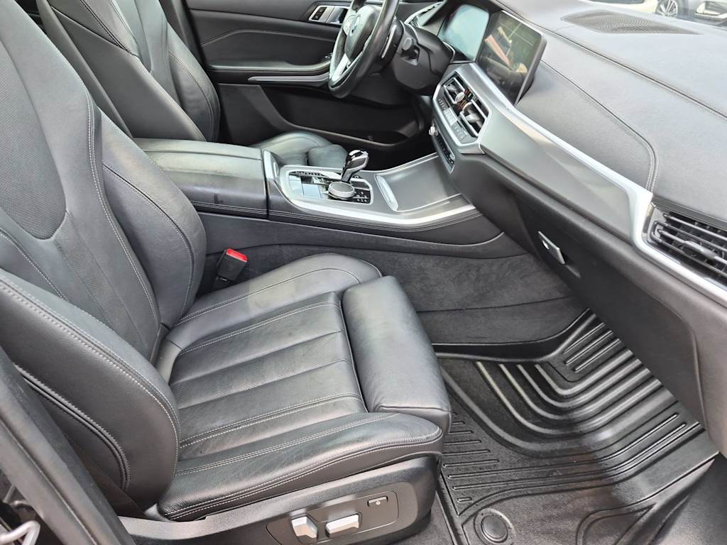 Thumbnail: 2022 BMW X5 - 11