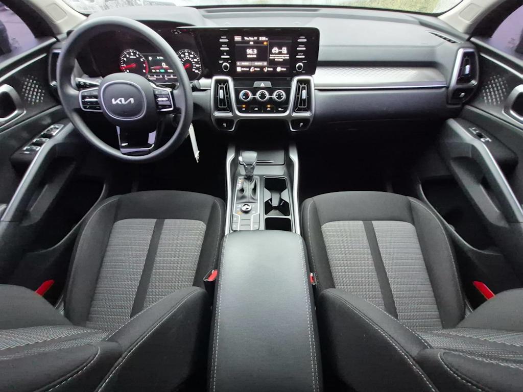 Thumbnail: 2023 Kia Sorento - 9