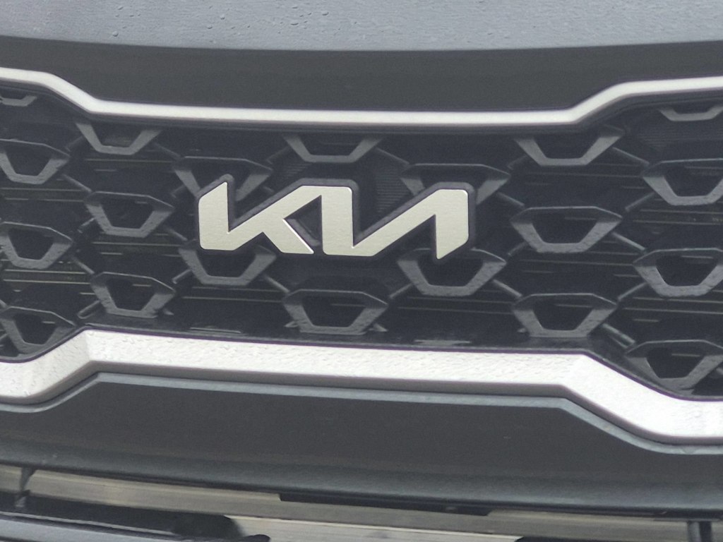 Thumbnail: 2023 Kia Sorento - 7