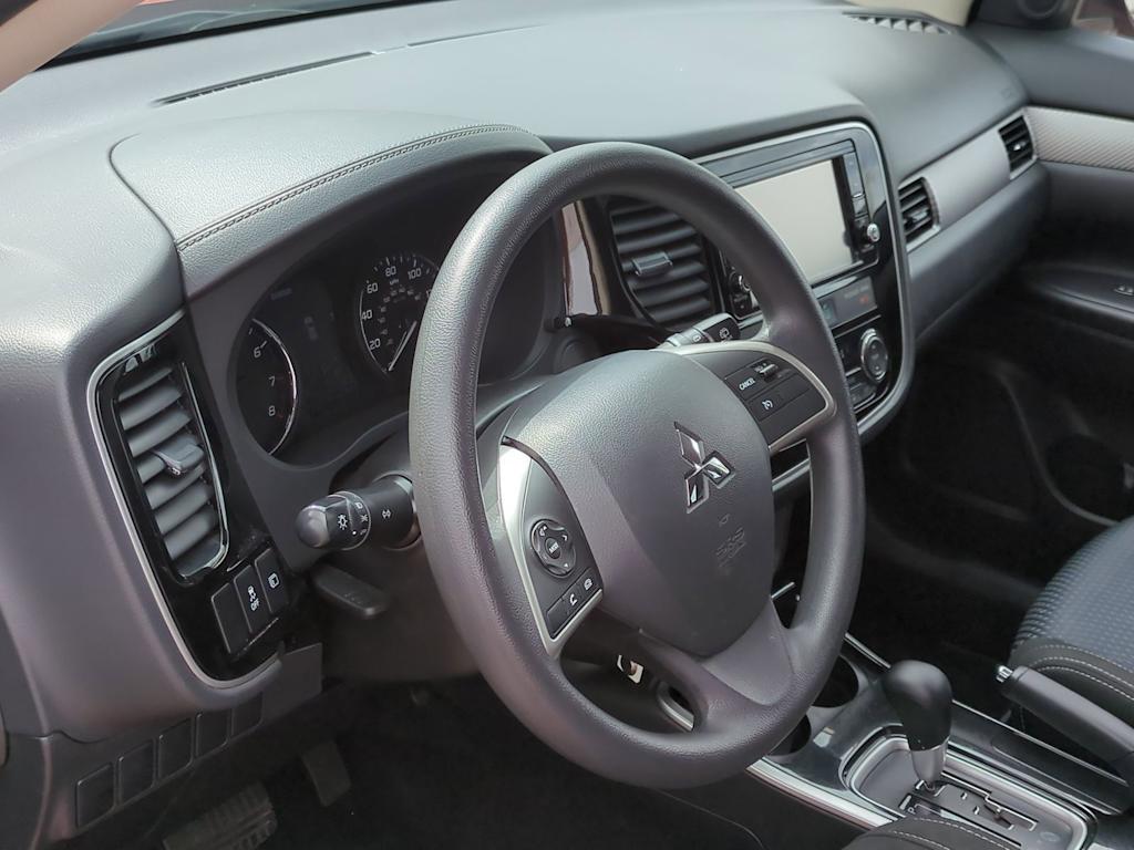 Thumbnail: 2018 Mitsubishi Outlander - 2