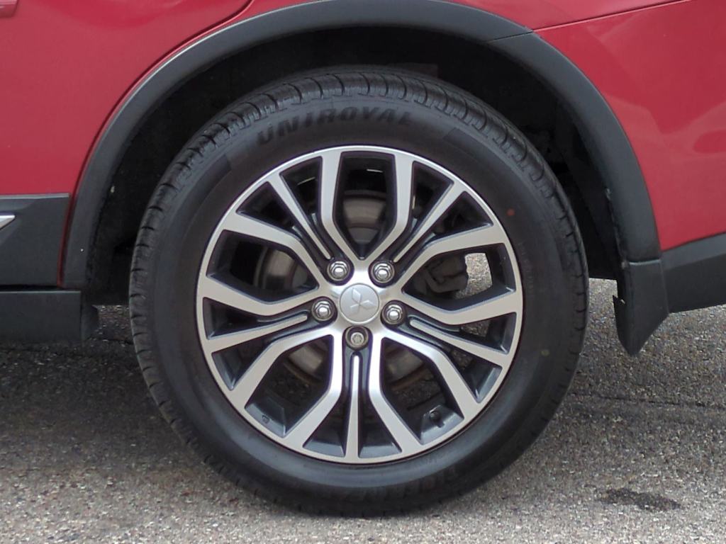 Thumbnail: 2018 Mitsubishi Outlander - 8