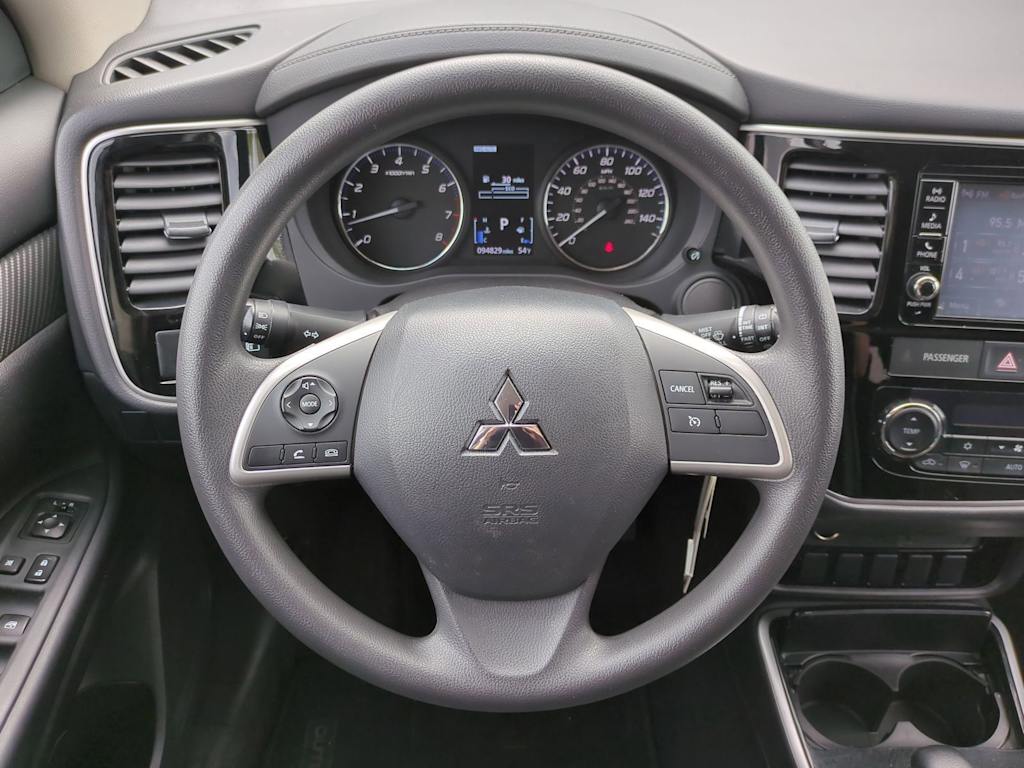 Thumbnail: 2018 Mitsubishi Outlander - 13