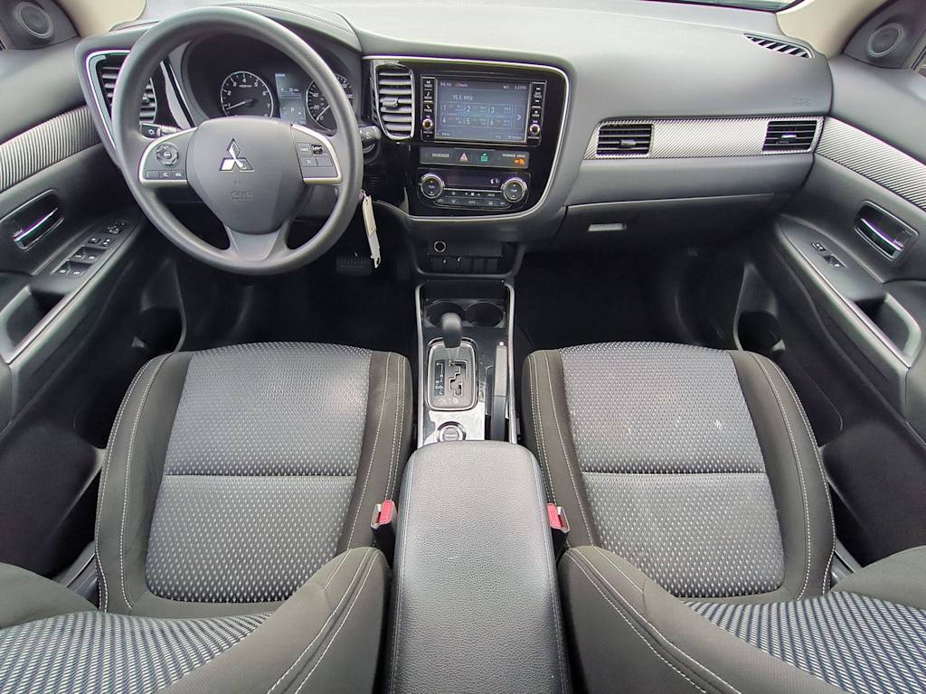 Thumbnail: 2018 Mitsubishi Outlander - 9