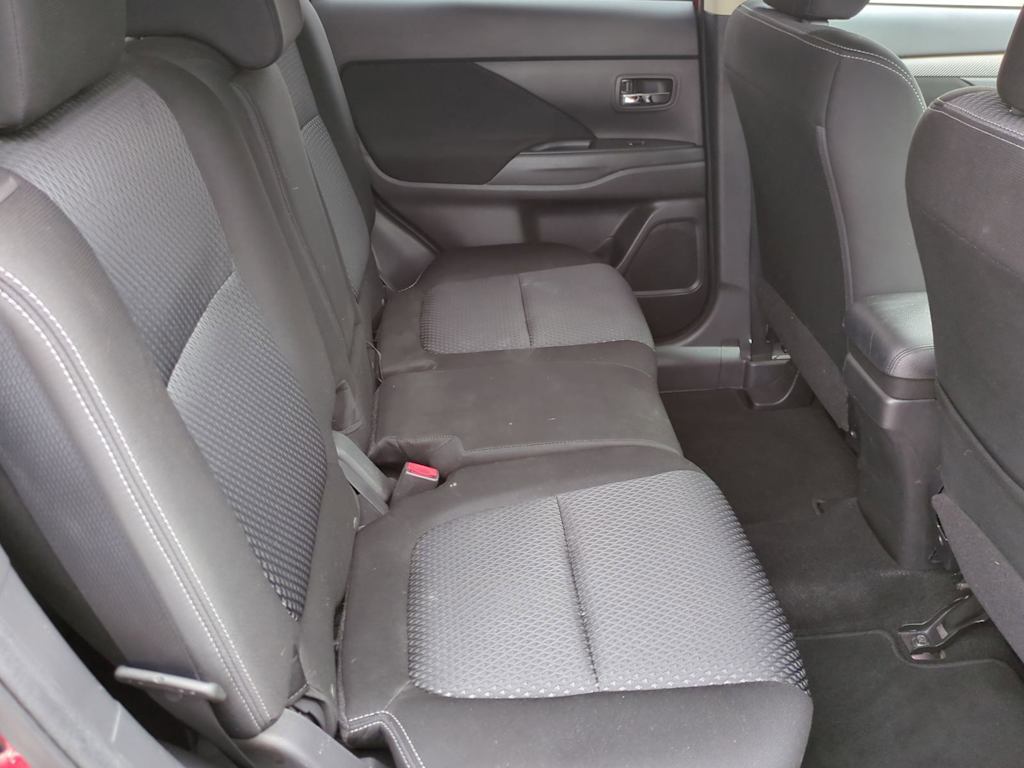 Thumbnail: 2018 Mitsubishi Outlander - 27