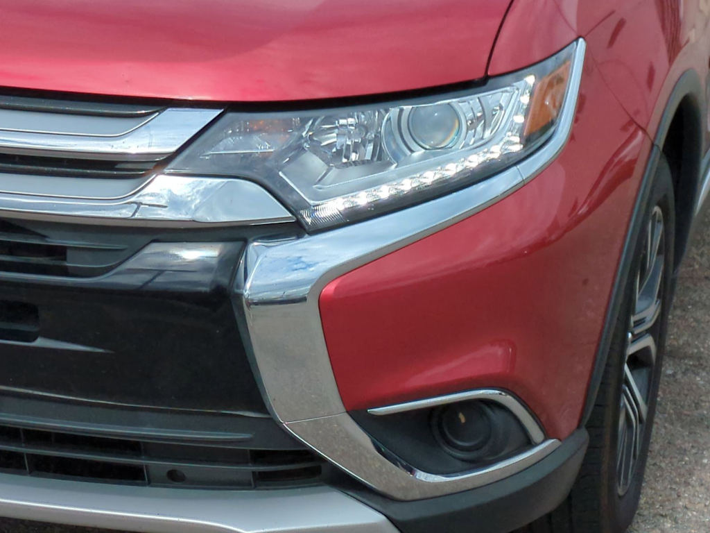 Thumbnail: 2018 Mitsubishi Outlander - 23