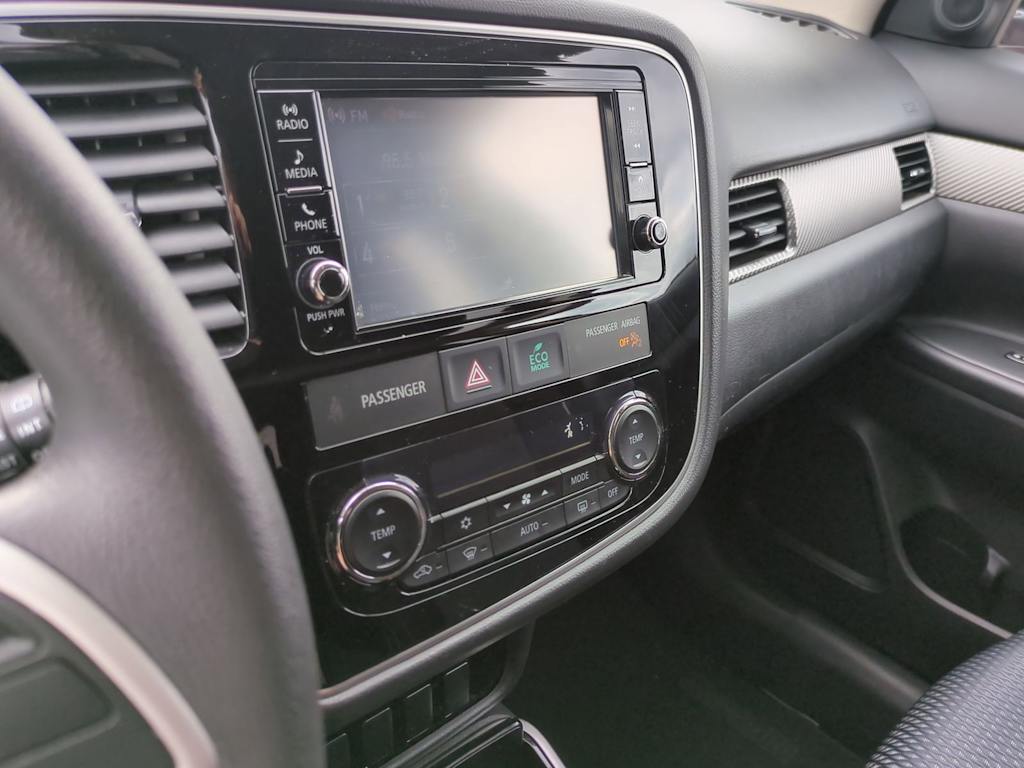 Thumbnail: 2018 Mitsubishi Outlander - 14