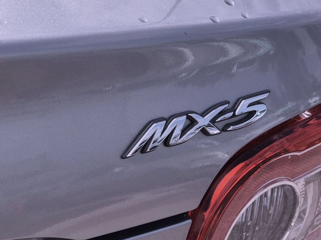 Thumbnail: 2010 Mazda MX-5 Miata - 23