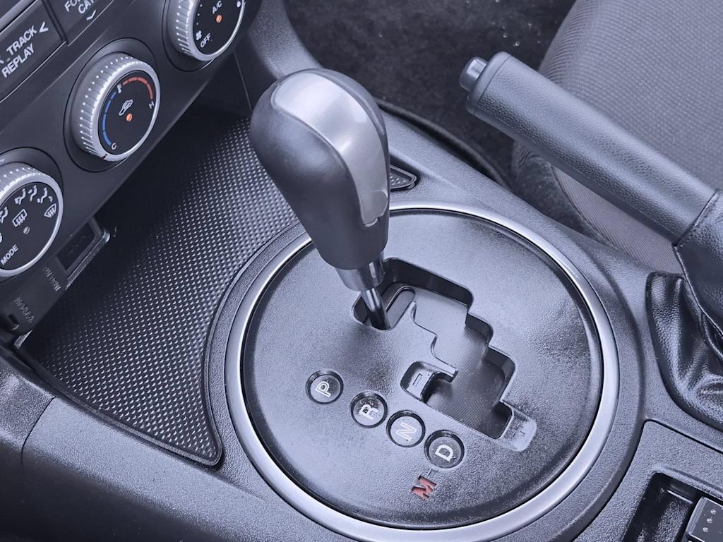 Thumbnail: 2010 Mazda MX-5 Miata - 32