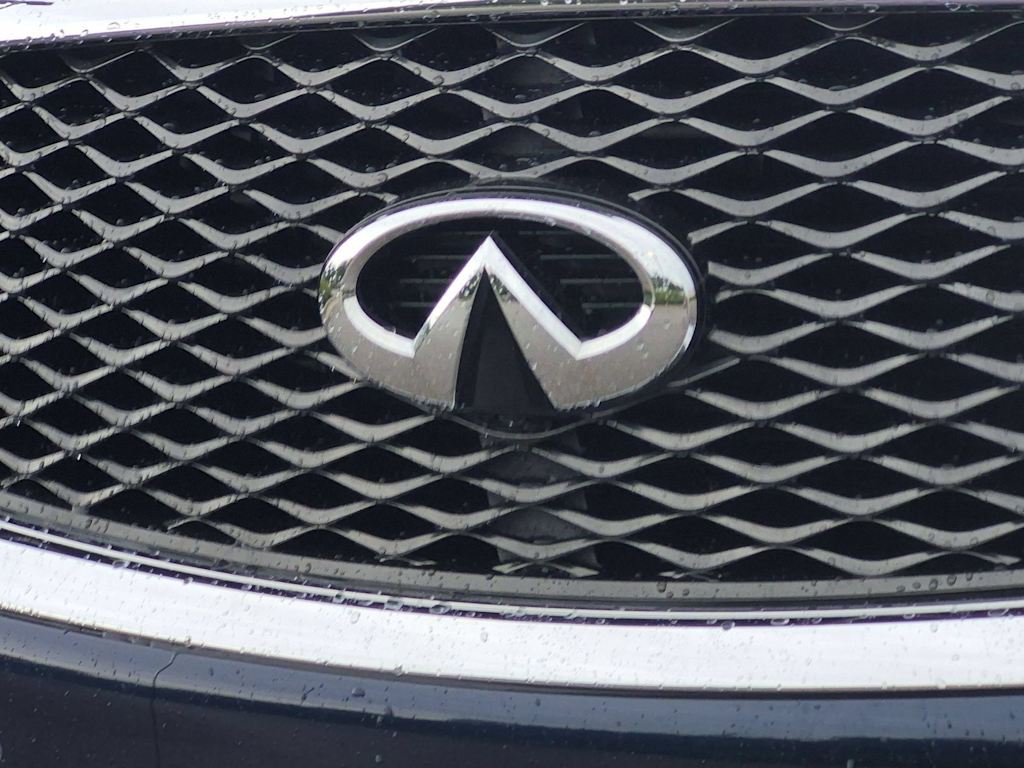Thumbnail: 2015 INFINITI QX80 - 7