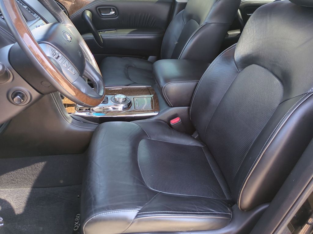 Thumbnail: 2016 INFINITI QX80 - 9