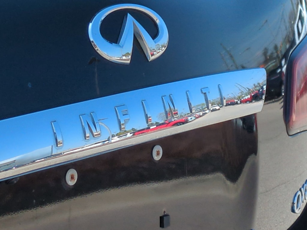 Thumbnail: 2016 INFINITI QX80 - 20