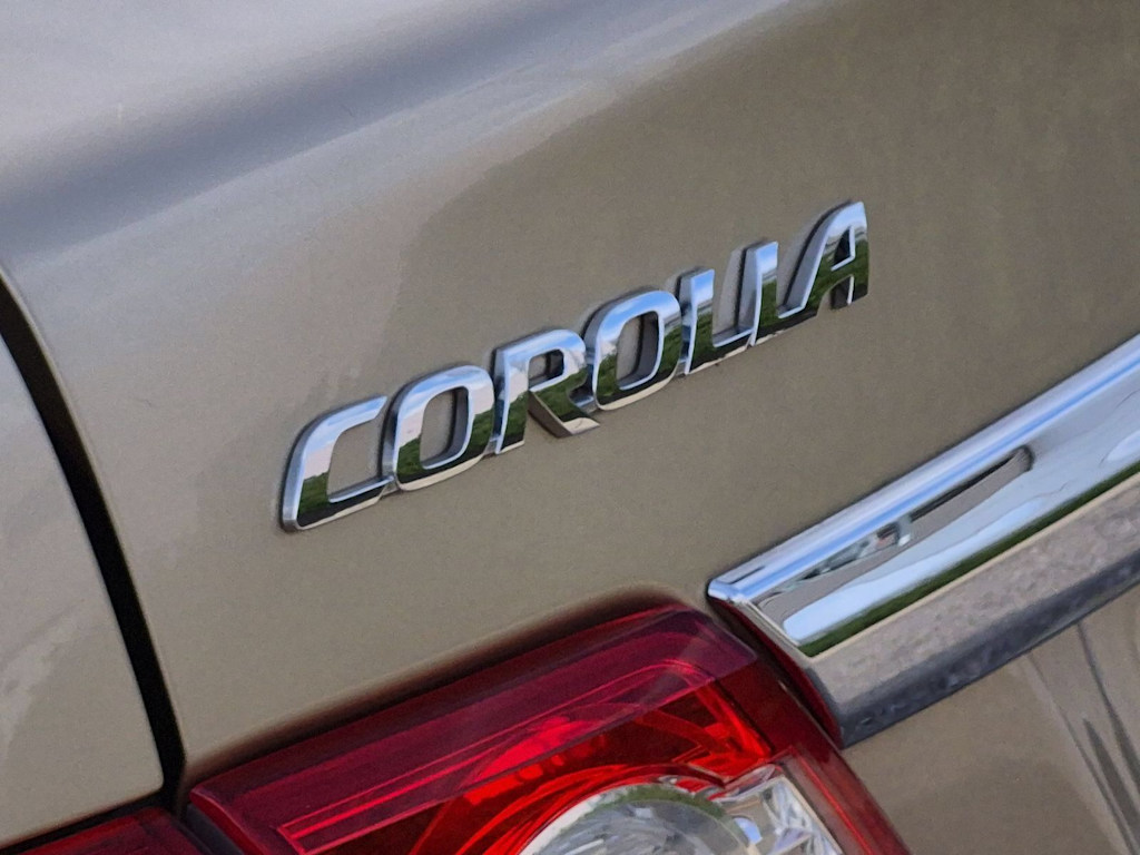 Thumbnail: 2013 Toyota Corolla - 25