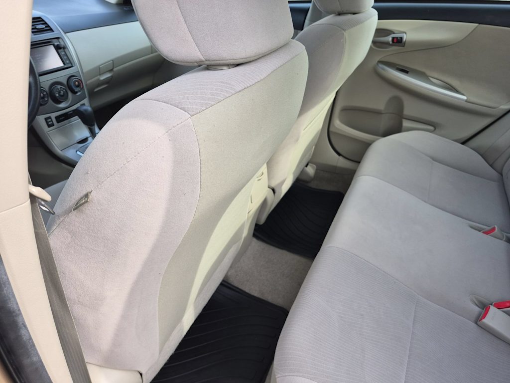 Thumbnail: 2013 Toyota Corolla - 12
