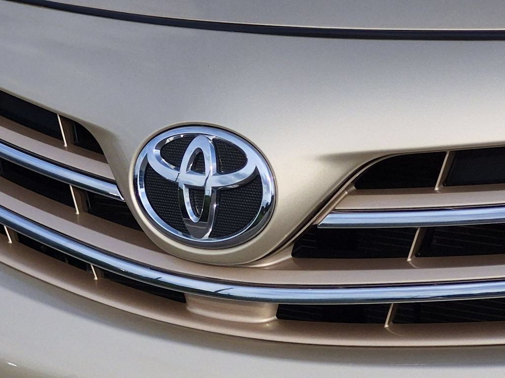 Thumbnail: 2013 Toyota Corolla - 7