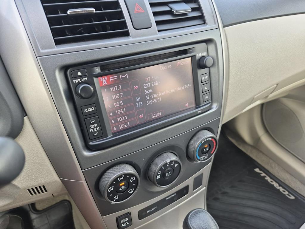 Thumbnail: 2013 Toyota Corolla - 14