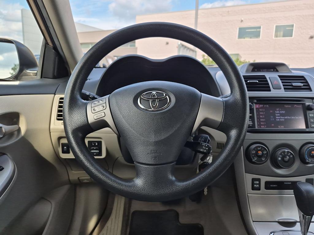 Thumbnail: 2013 Toyota Corolla - 13