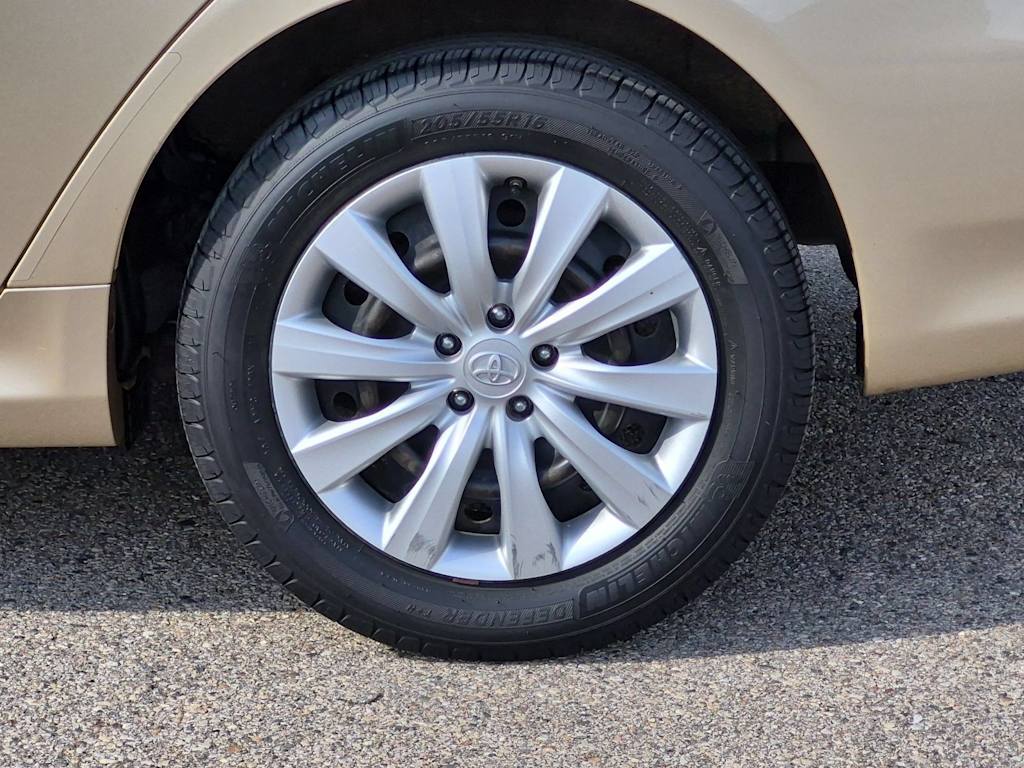 Thumbnail: 2013 Toyota Corolla - 8