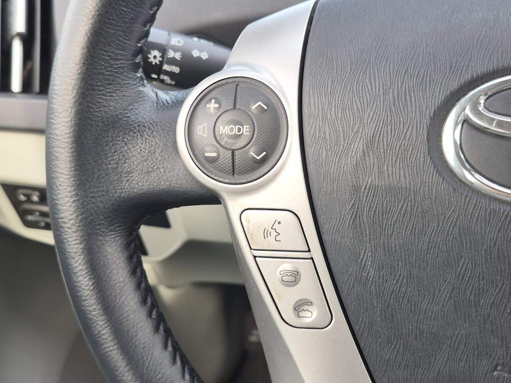 Thumbnail: 2013 Toyota Prius - 27
