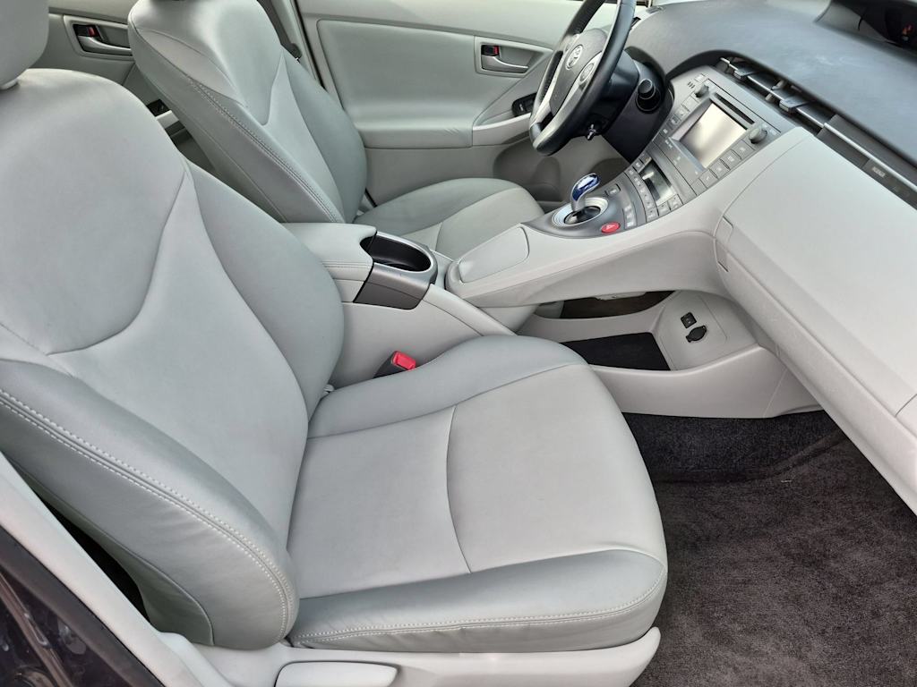 Thumbnail: 2013 Toyota Prius - 10