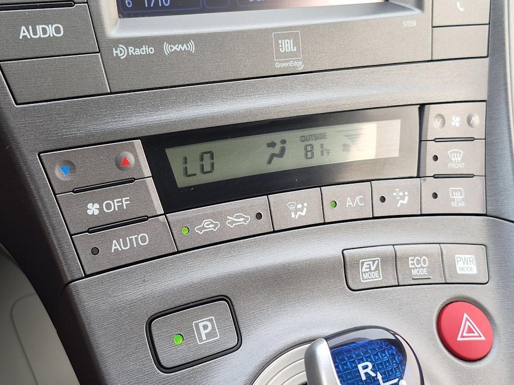 Thumbnail: 2013 Toyota Prius - 33