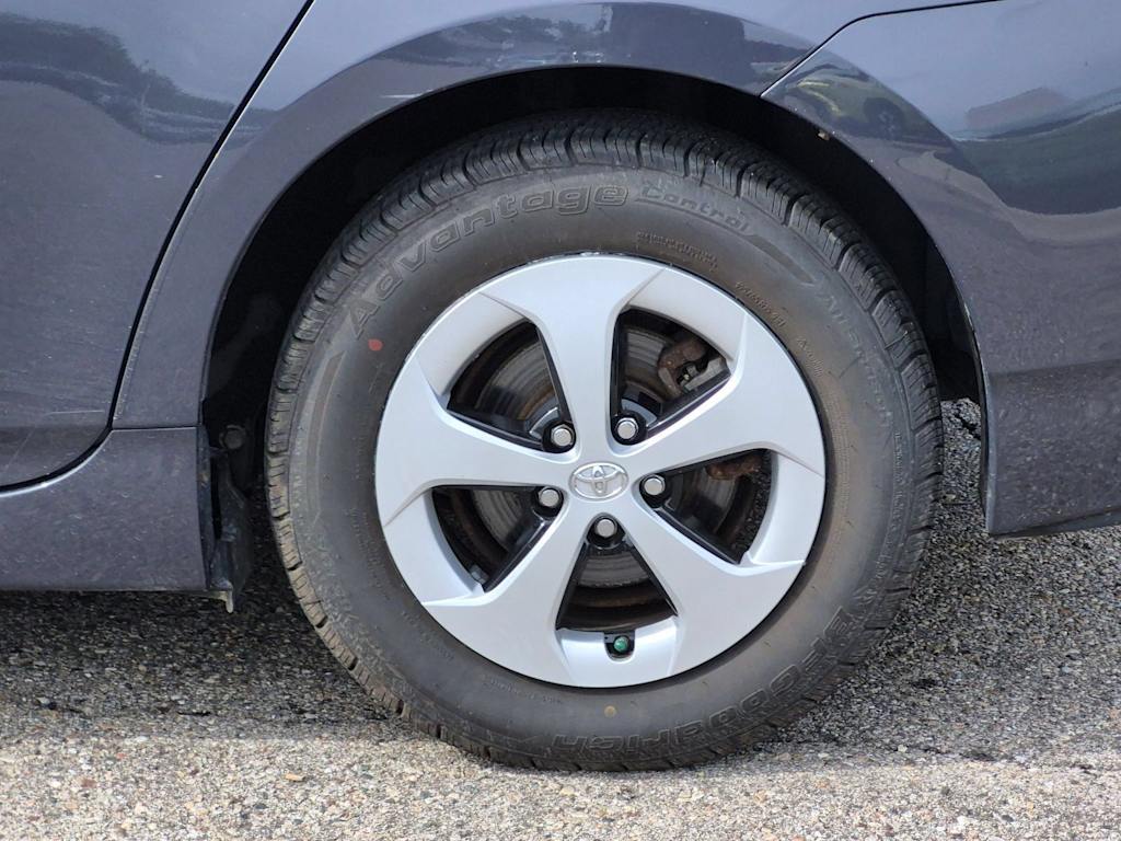Thumbnail: 2013 Toyota Prius - 7