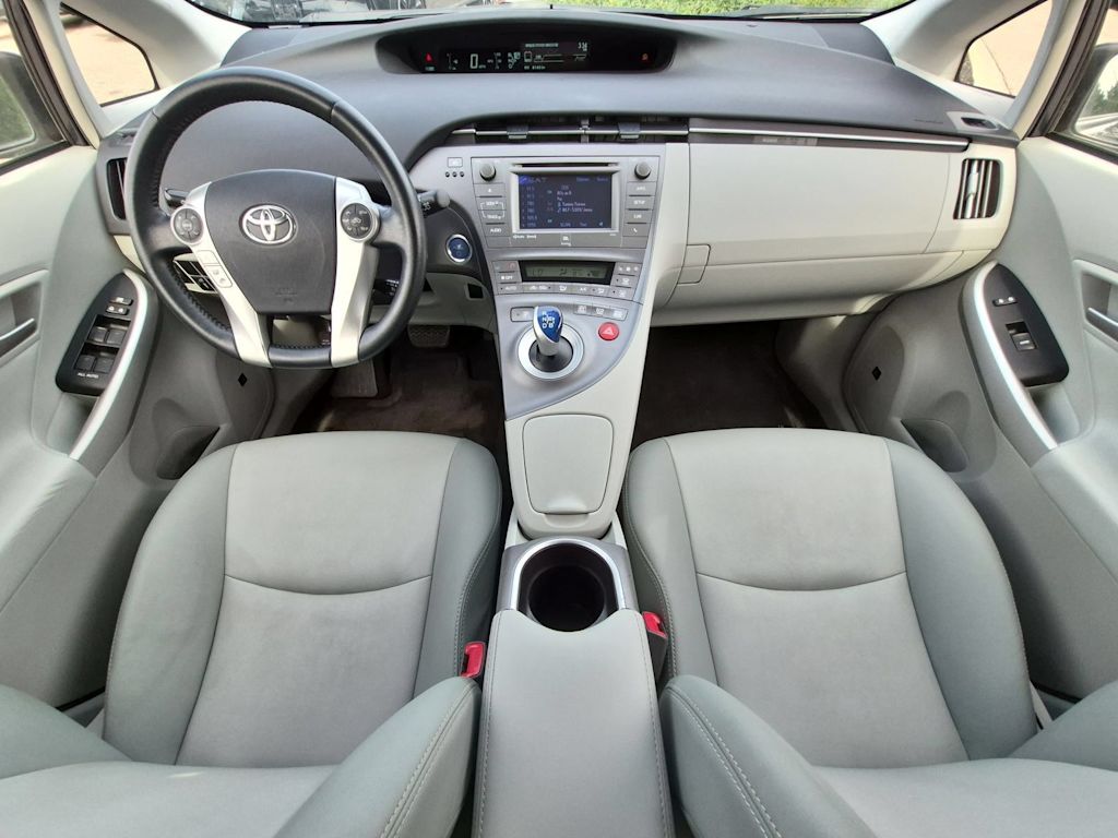 Thumbnail: 2013 Toyota Prius - 8