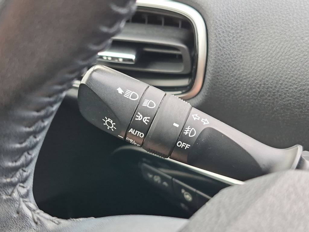Thumbnail: 2019 Toyota Prius - 15