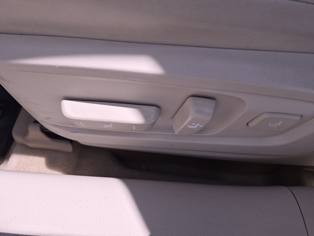 Thumbnail: 2013 Lexus ES - 25