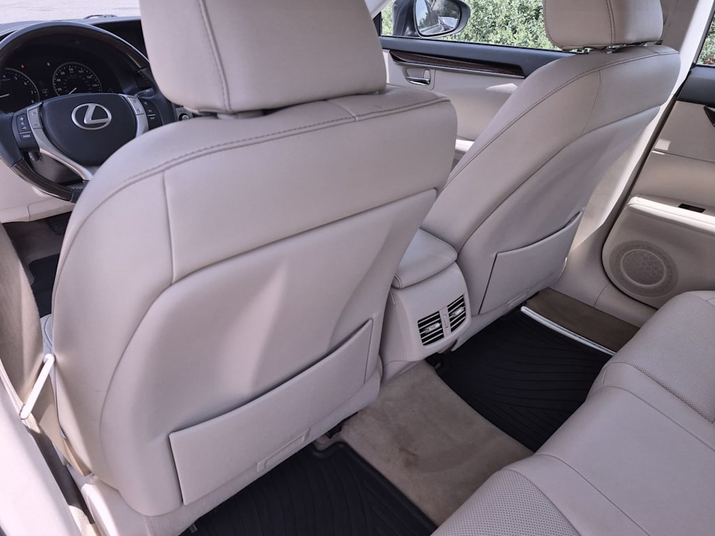 Thumbnail: 2013 Lexus ES - 10