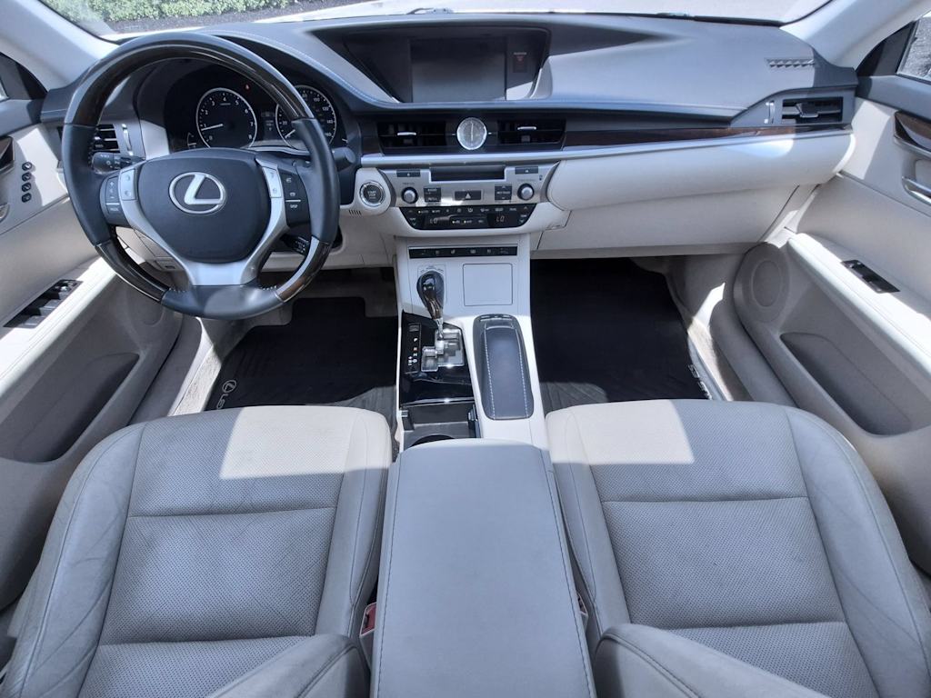 Thumbnail: 2013 Lexus ES - 8