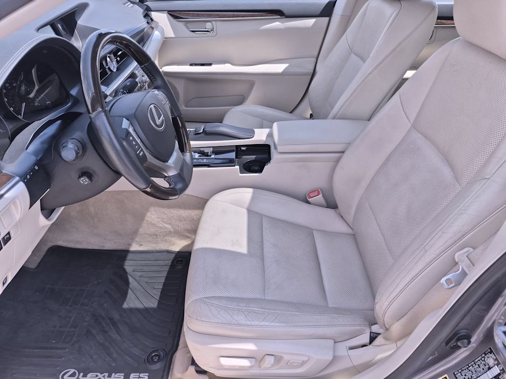 Thumbnail: 2013 Lexus ES - 9