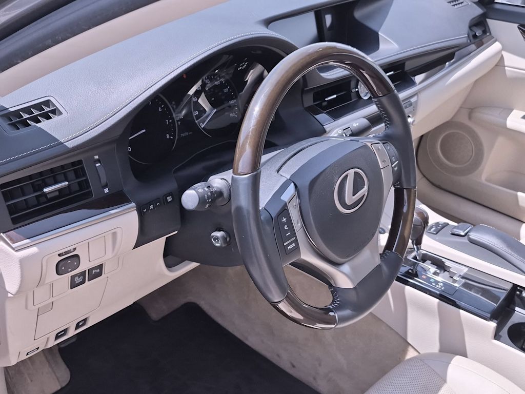 Thumbnail: 2013 Lexus ES - 2